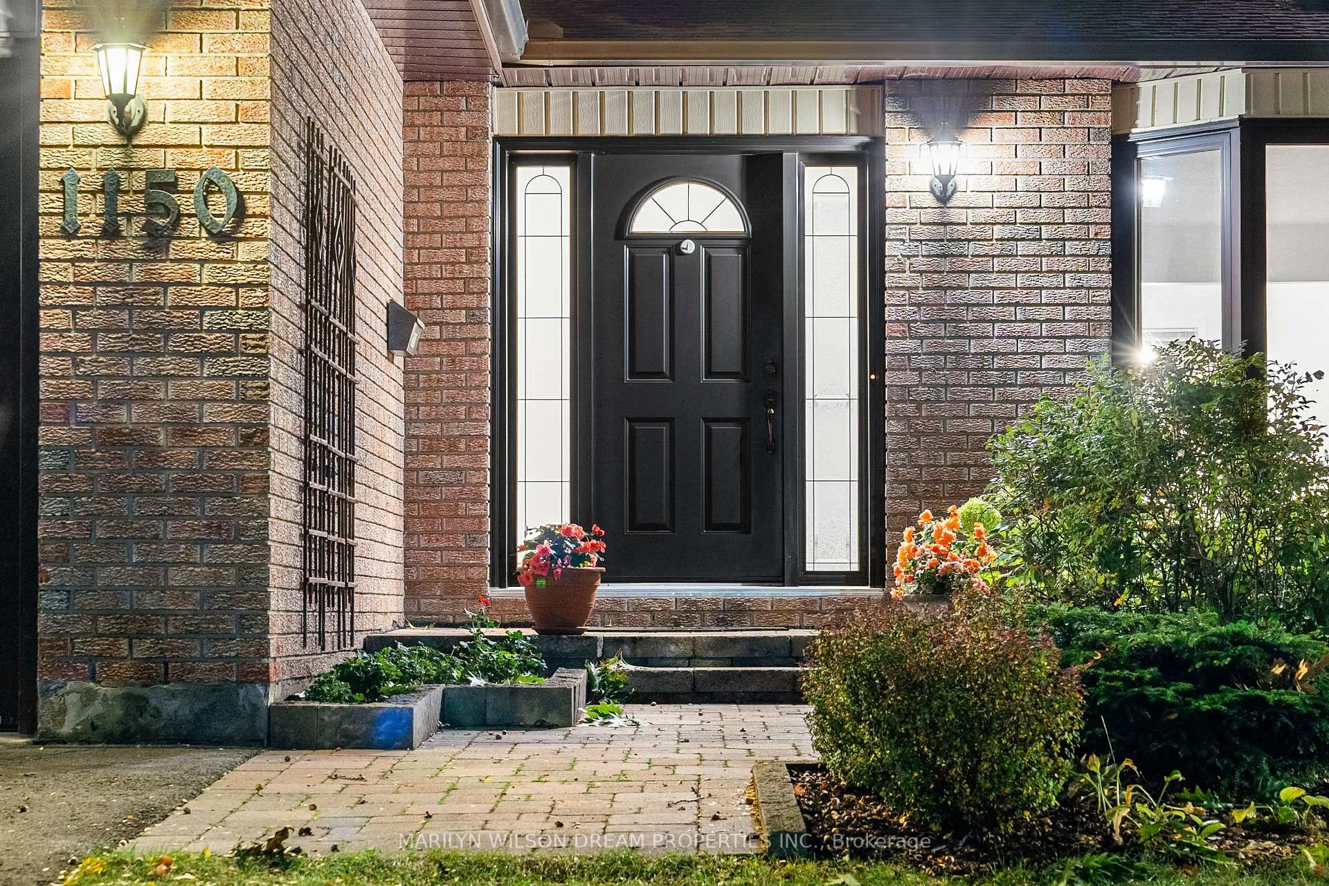 Photo 4 of 1150 Bordeau Grove, Ottawa, Convent Glen — HOMEH