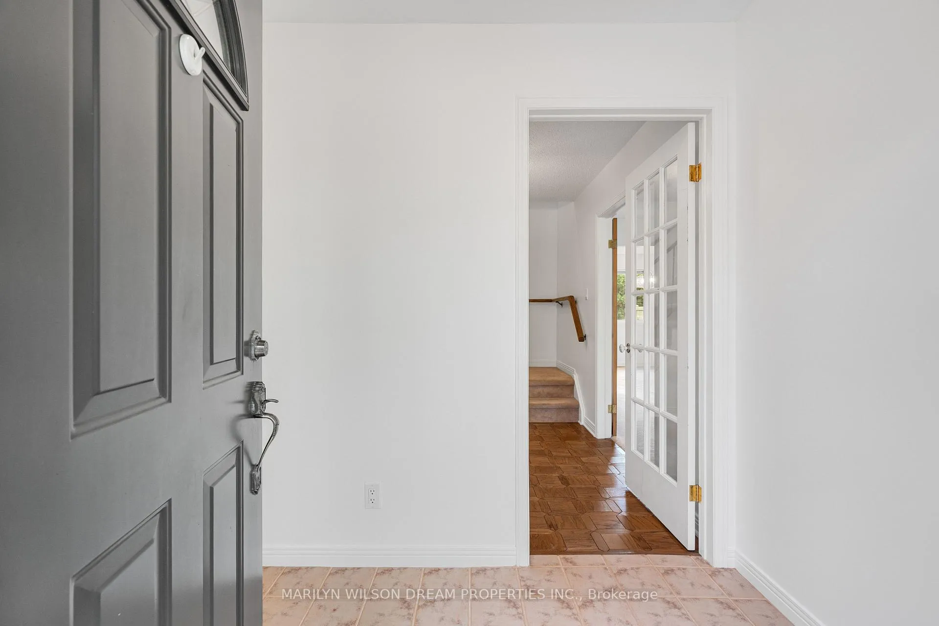 Photo 5 of 1150 Bordeau Grove, Ottawa, Convent Glen — HOMEH