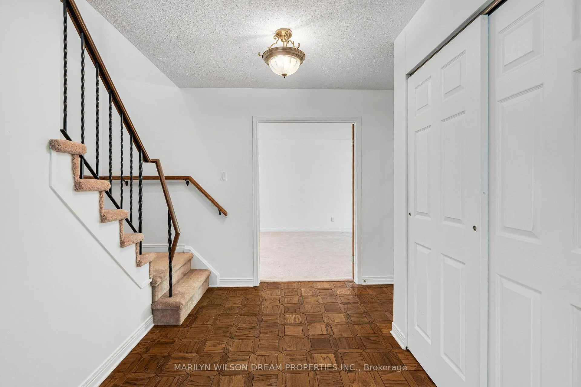 Photo 8 of 1150 Bordeau Grove, Ottawa, Convent Glen — HOMEH