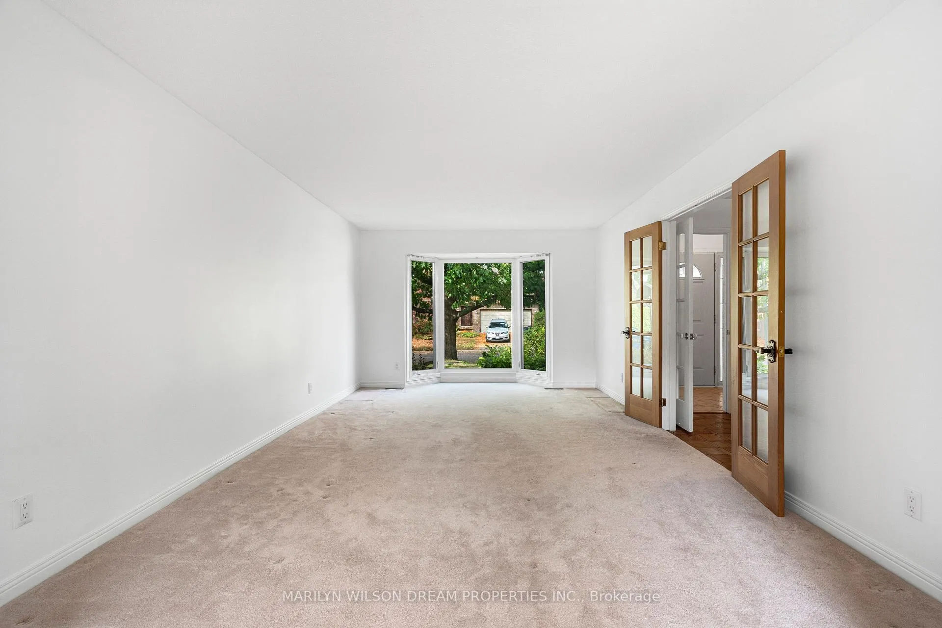 Photo 9 of 1150 Bordeau Grove, Ottawa, Convent Glen — HOMEH