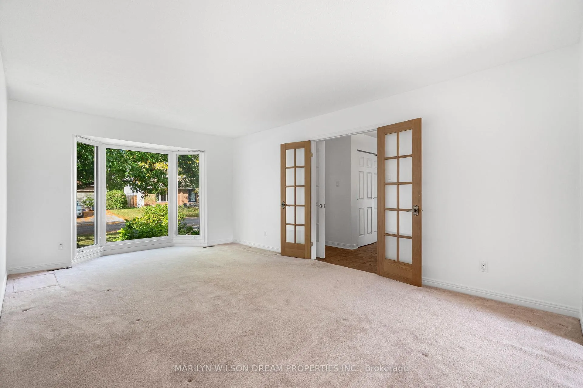 Photo 10 of 1150 Bordeau Grove, Ottawa, Convent Glen — HOMEH