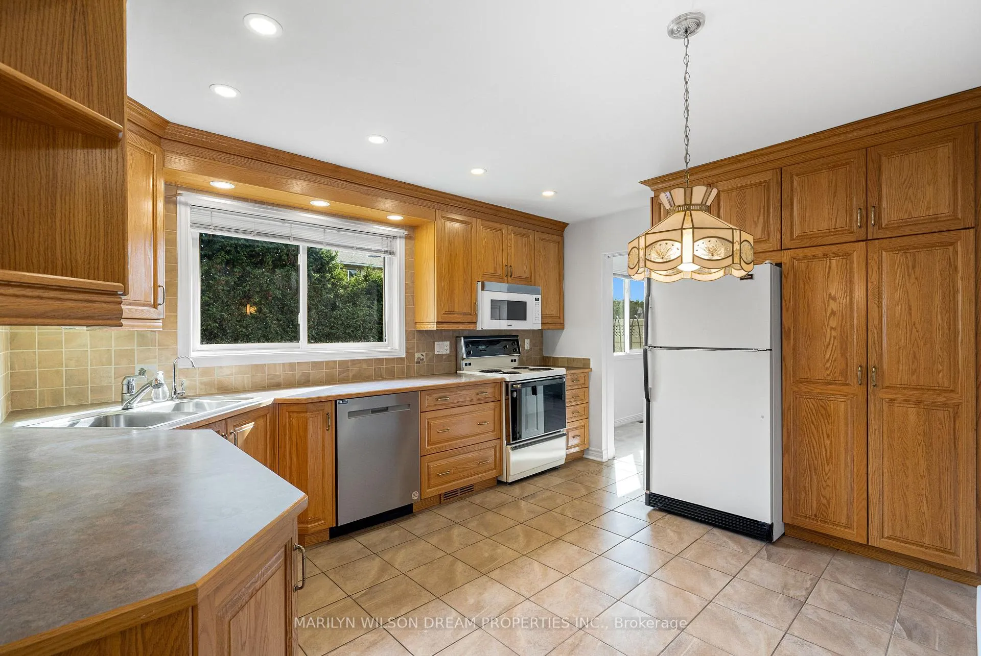 Photo 15 of 1150 Bordeau Grove, Ottawa, Convent Glen — HOMEH