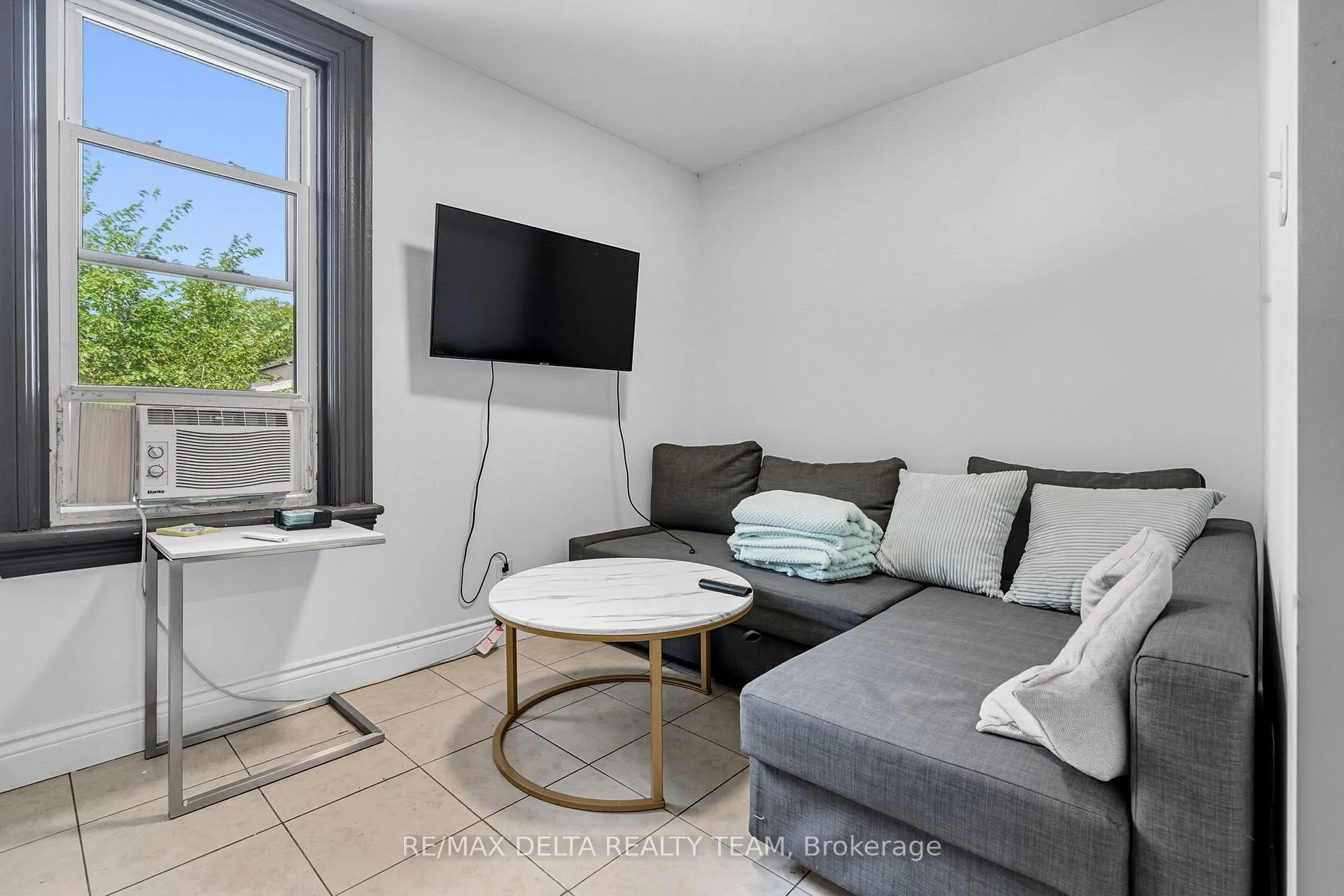 Photo 15 of 397 Gladstone Avenue, Ottawa, Ottawa Centre — HOMEH