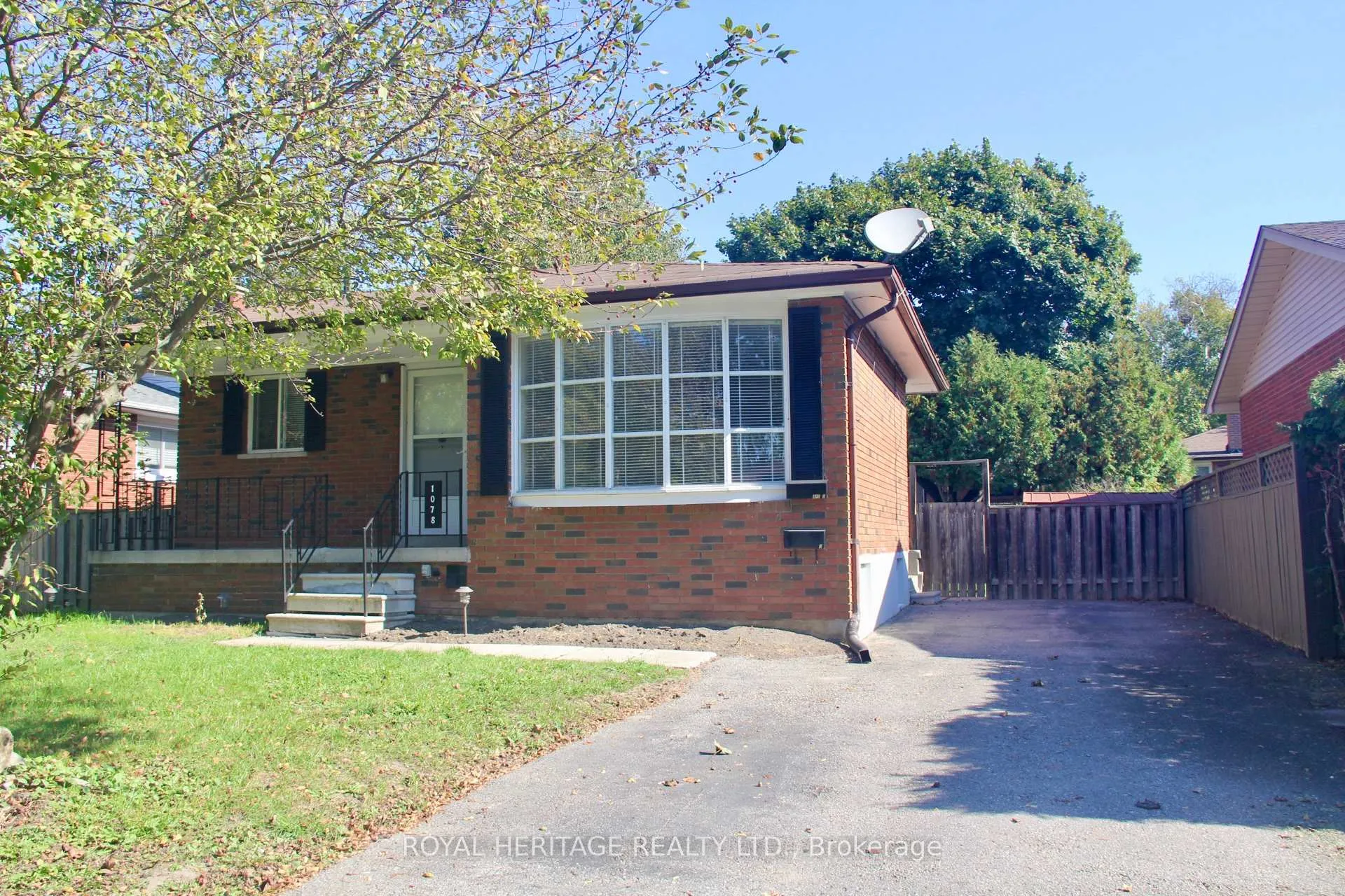 Photo 1 of 1078 Ronlea Avenue S, Oshawa, Donevan — HOMEH