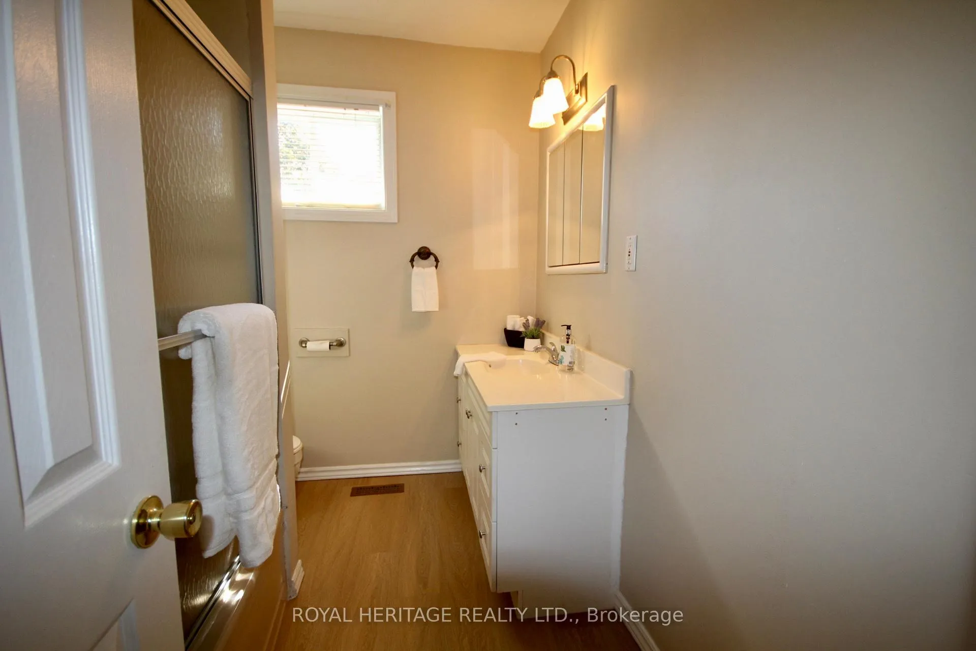 Photo 13 of 1078 Ronlea Avenue S, Oshawa, Donevan — HOMEH