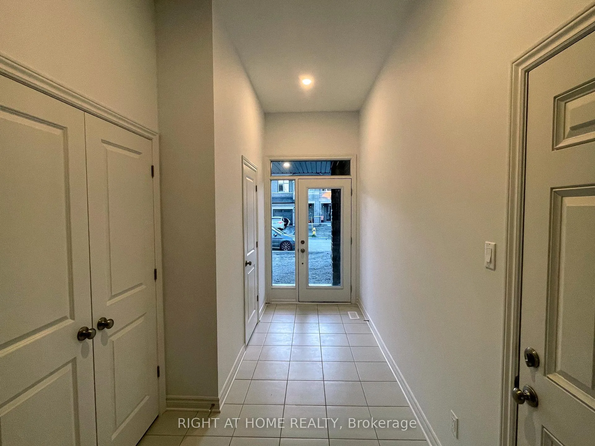 Photo 2 of 636 Cordelette Circle, Ottawa, Mer Bleue/Bradley Estates/Anderson Park — HOMEH