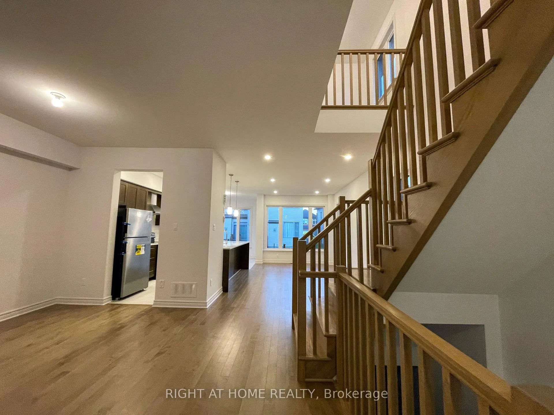 Photo 3 of 636 Cordelette Circle, Ottawa, Mer Bleue/Bradley Estates/Anderson Park — HOMEH