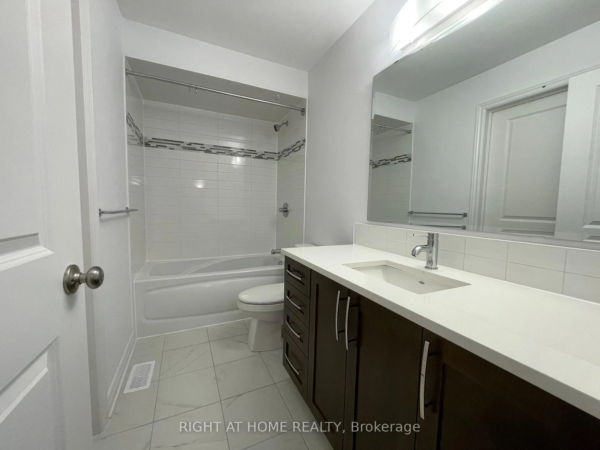 Photo 15 of 636 Cordelette Circle, Ottawa, Mer Bleue/Bradley Estates/Anderson Park — HOMEH