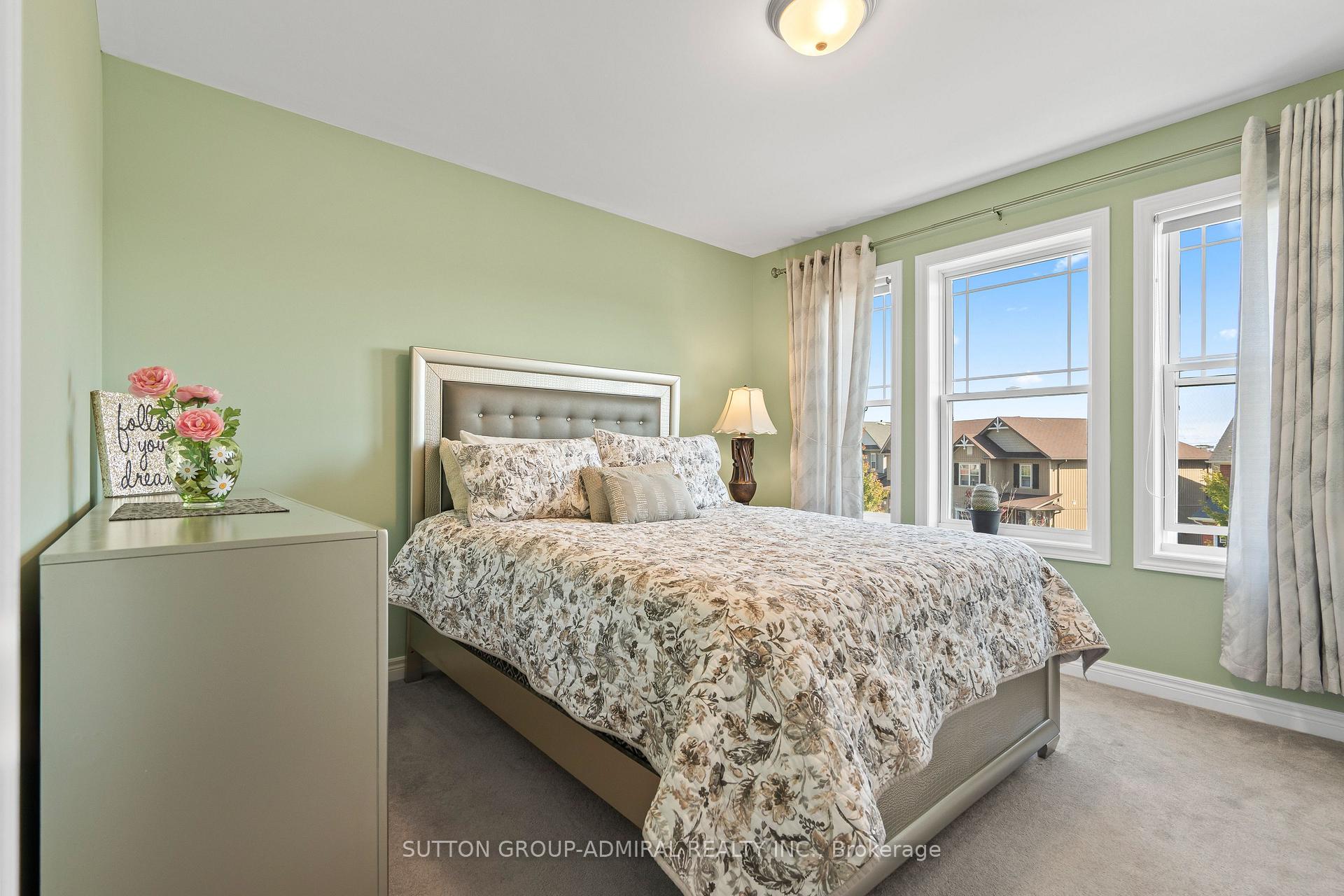 Photo 26 of 54 Pearl Drive, Orillia — HOMEH
