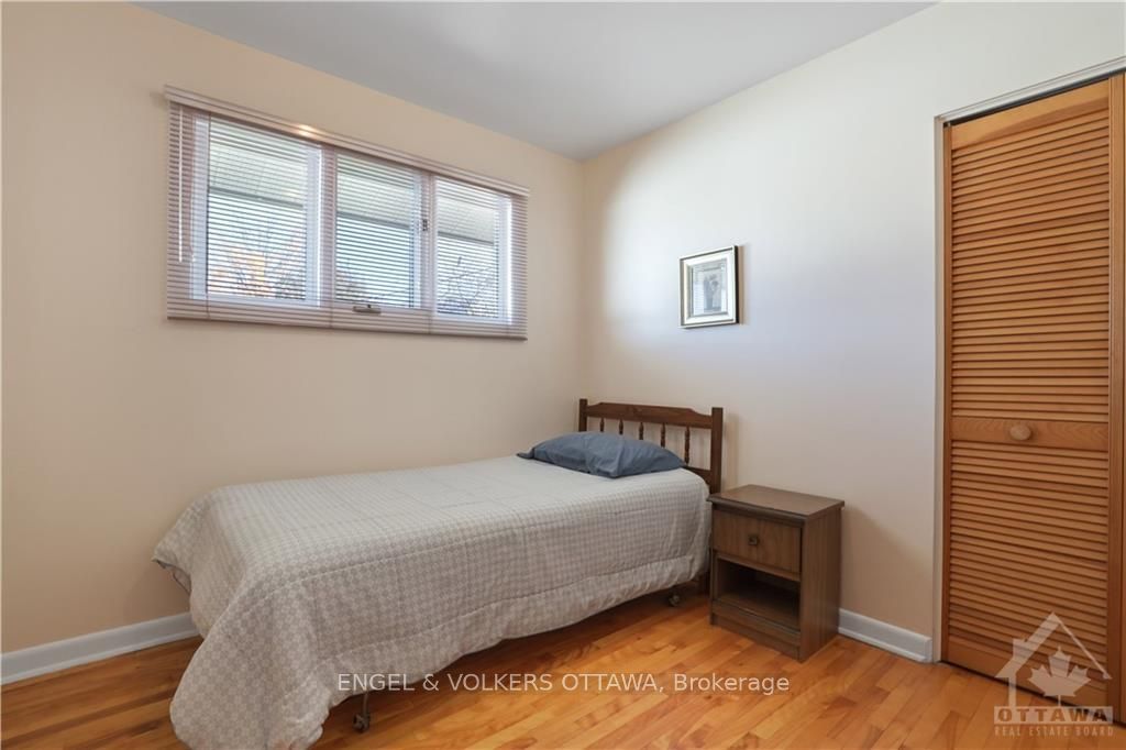 Photo 18 of 1349 Bloomsbury Crescent, Ottawa, Parkway Park — HOMEH