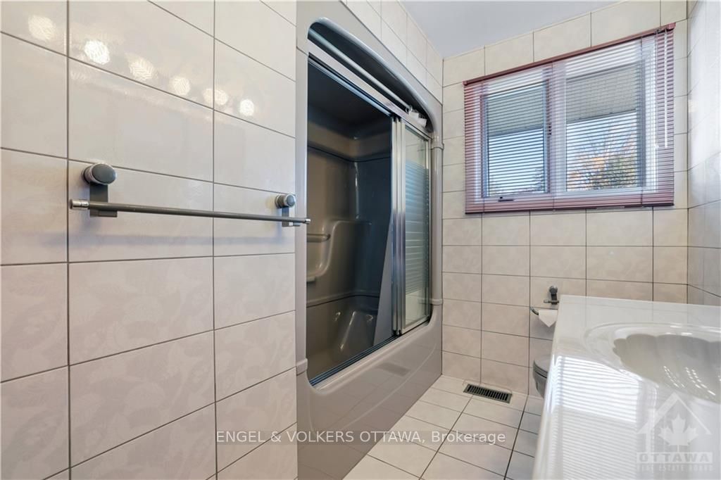 Photo 21 of 1349 Bloomsbury Crescent, Ottawa, Parkway Park — HOMEH