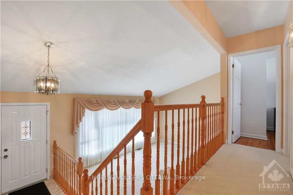 Photo 13 of 1349 Bloomsbury Crescent, Ottawa, Parkway Park — HOMEH