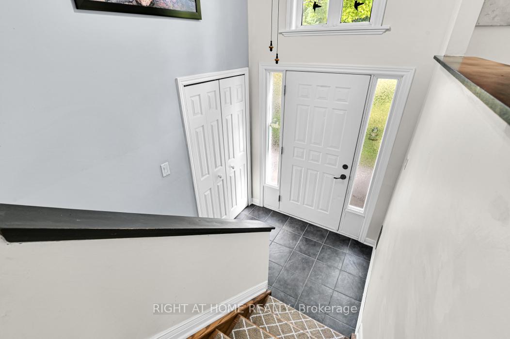Photo 3 of 1696 Christina Crescent, North Dundas, North Dundas (Mountain) Twp — HOMEH
