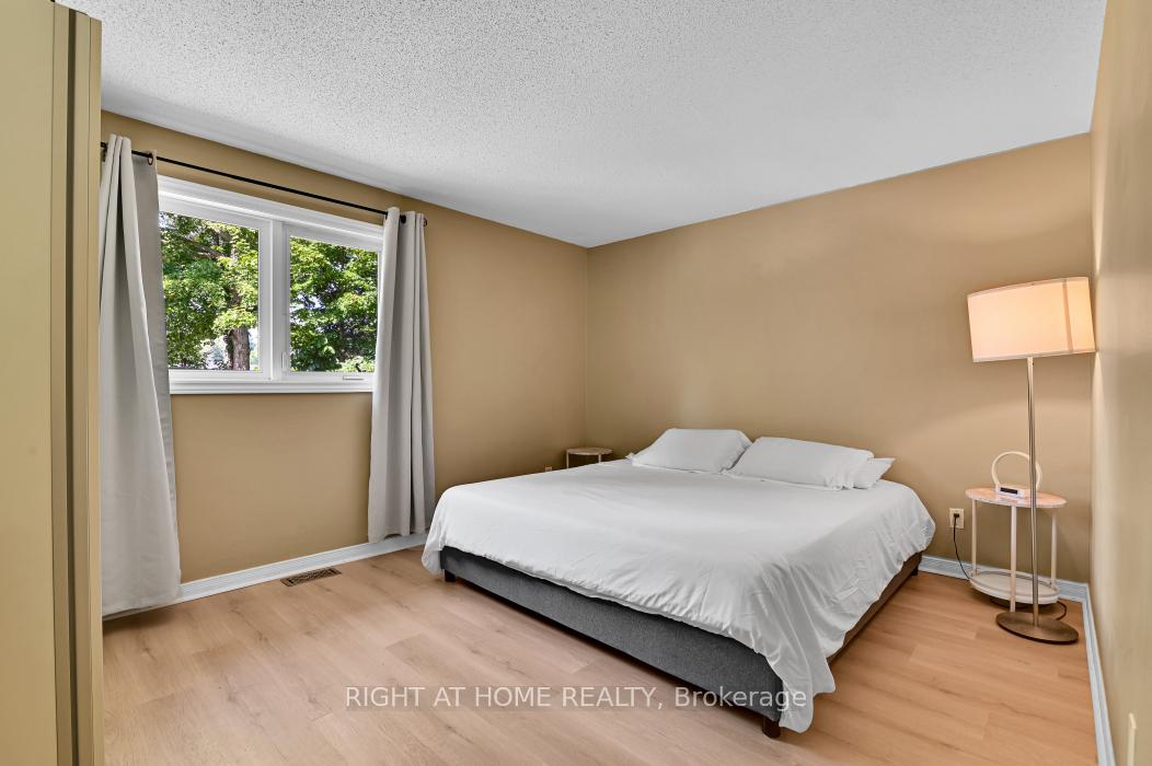 Photo 10 of 1696 Christina Crescent, North Dundas, North Dundas (Mountain) Twp — HOMEH