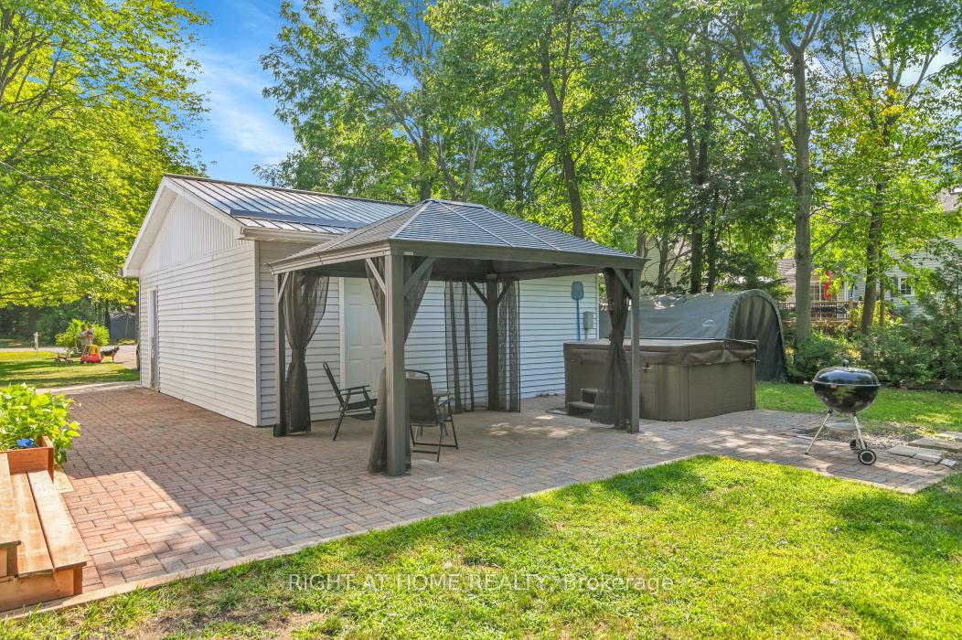 Photo 20 of 1696 Christina Crescent, North Dundas, North Dundas (Mountain) Twp — HOMEH