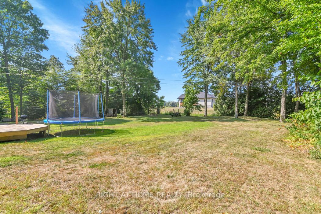 Photo 23 of 1696 Christina Crescent, North Dundas, North Dundas (Mountain) Twp — HOMEH