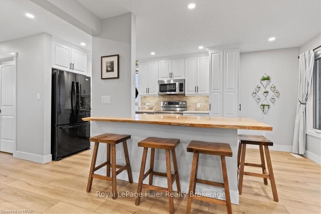 Photo 11 of 4335 Perth Road 119, Perth East, Ellice — HOMEH