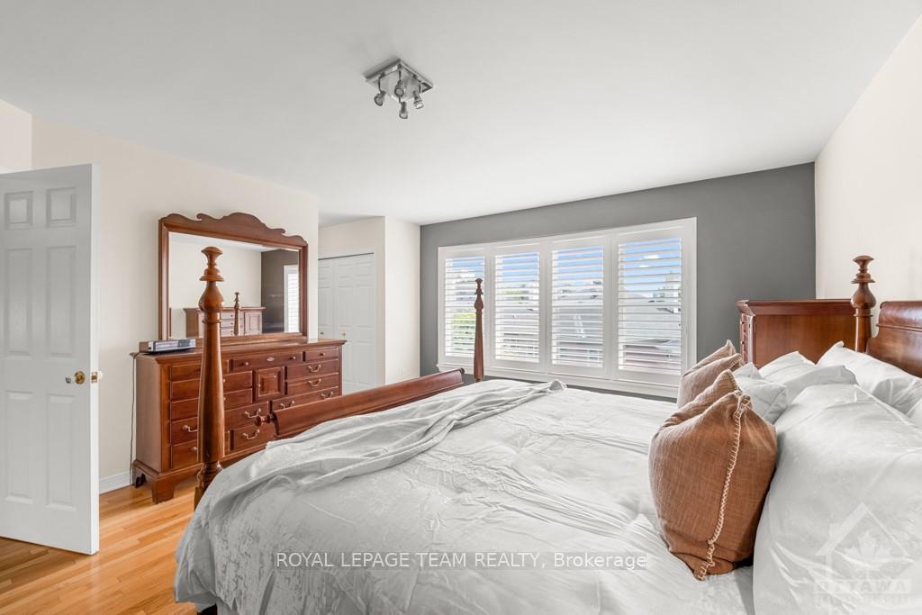 Photo 8 of 33 Durham, Ottawa, Lindenlea — HOMEH