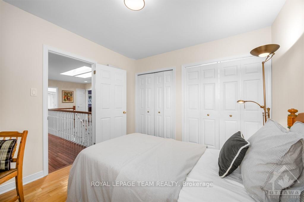 Photo 11 of 33 Durham, Ottawa, Lindenlea — HOMEH