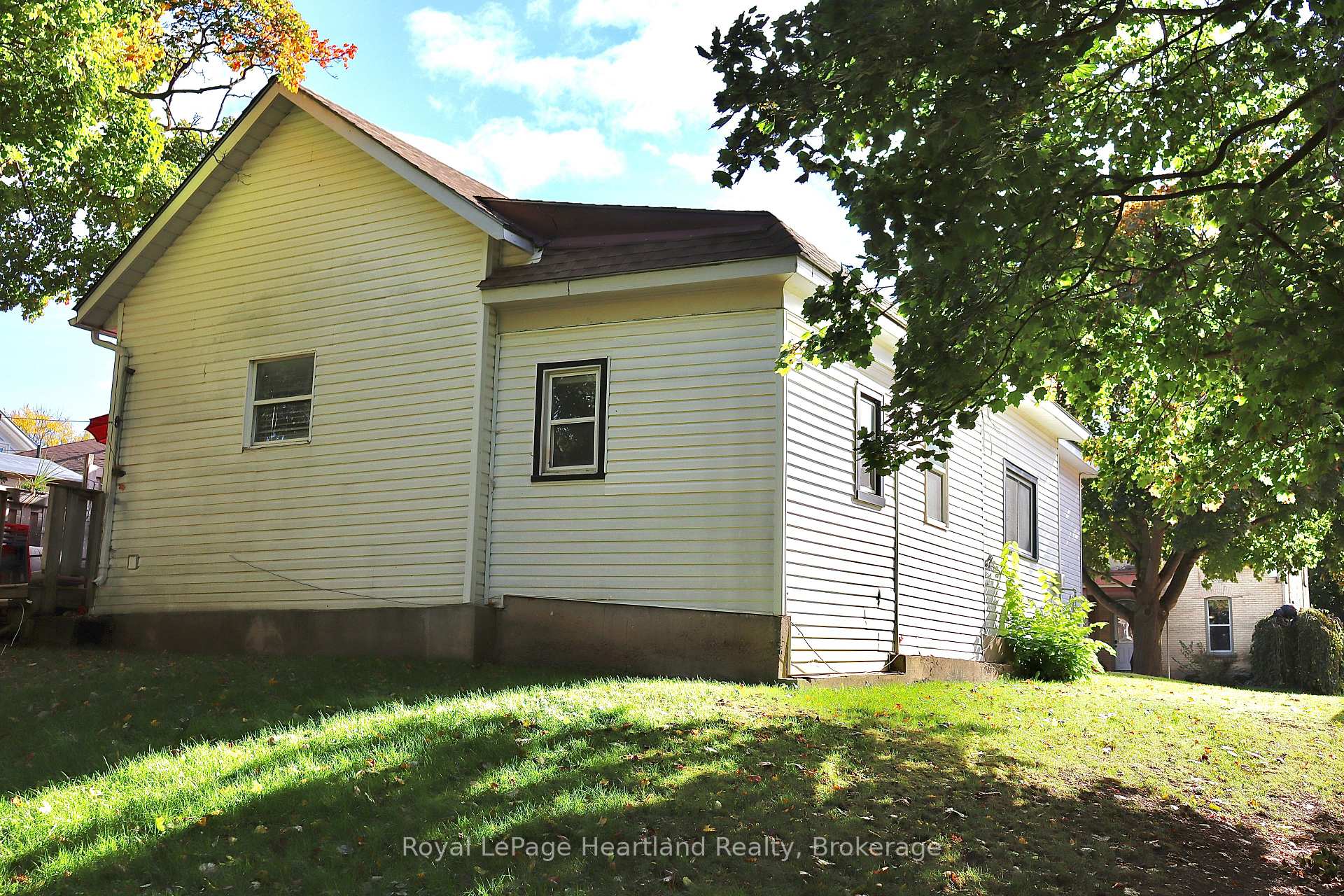 Photo 30 of 264 Edward Street, North Huron, Wingham — HOMEH