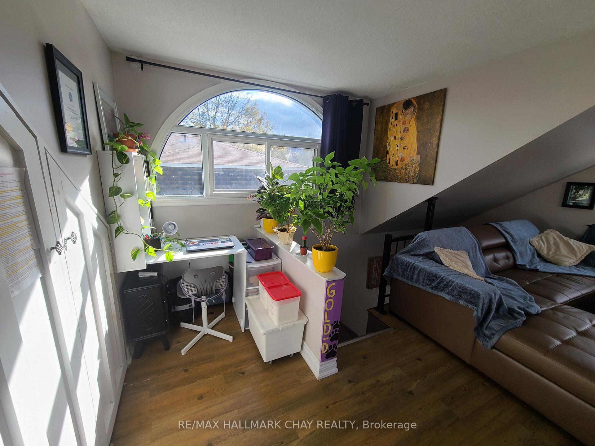 Photo 5 of 27 Paris Street, New Tecumseth, Alliston — HOMEH