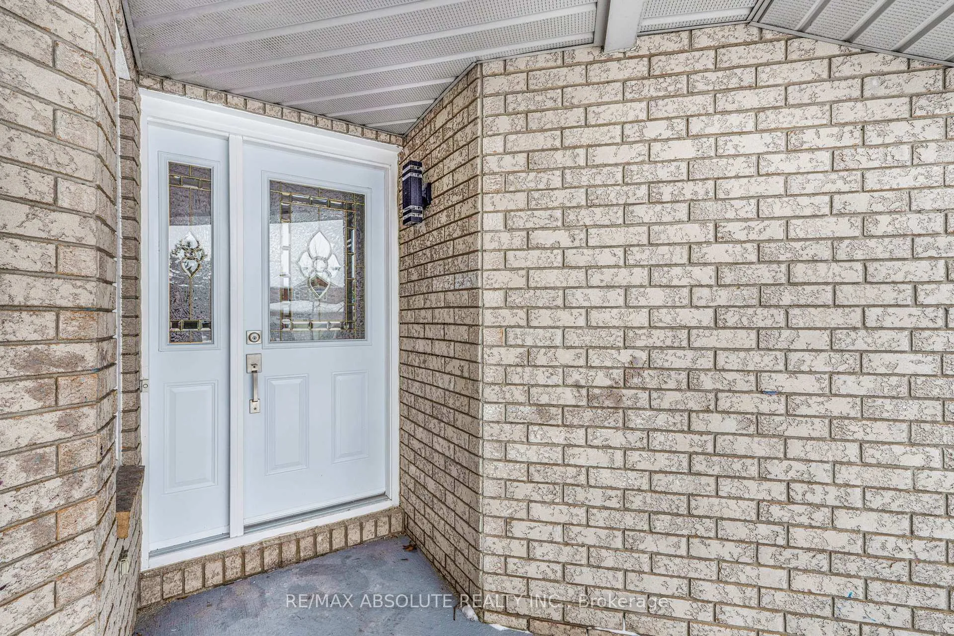 Photo 2 of 876 Clearcrest Crescent, Ottawa, Fallingbrook/Ridgemount — HOMEH