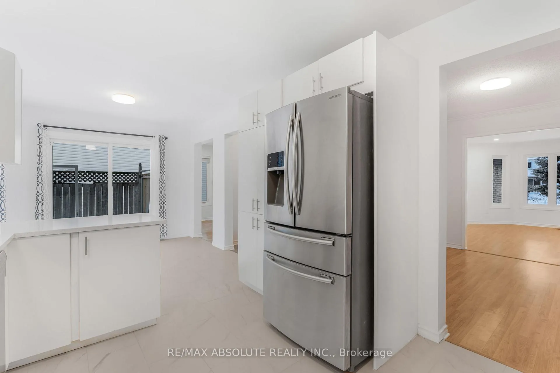 Photo 9 of 876 Clearcrest Crescent, Ottawa, Fallingbrook/Ridgemount — HOMEH