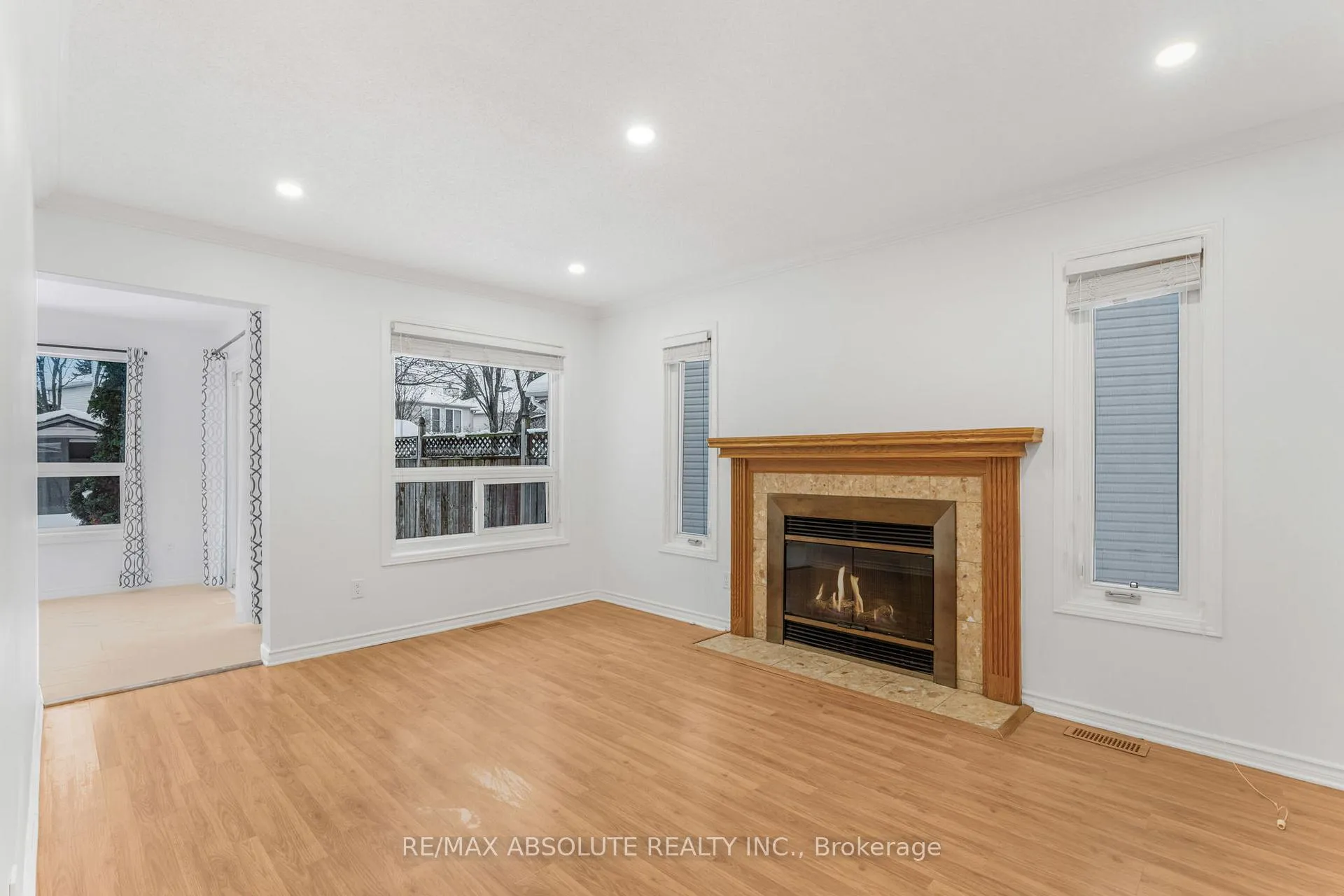 Photo 16 of 876 Clearcrest Crescent, Ottawa, Fallingbrook/Ridgemount — HOMEH