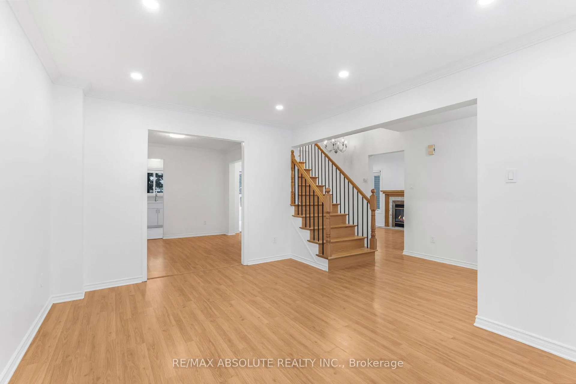Photo 17 of 876 Clearcrest Crescent, Ottawa, Fallingbrook/Ridgemount — HOMEH