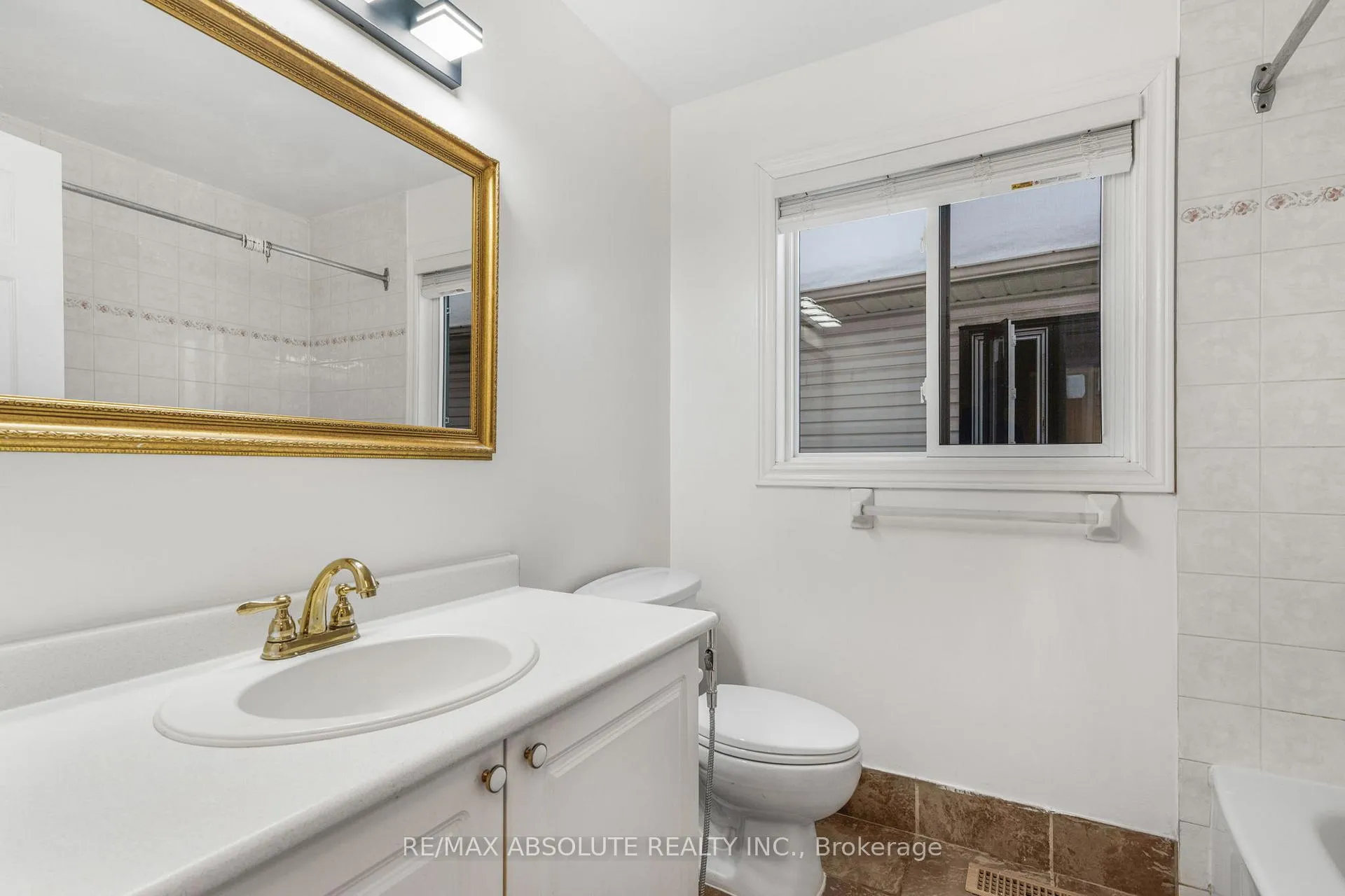 Photo 27 of 876 Clearcrest Crescent, Ottawa, Fallingbrook/Ridgemount — HOMEH