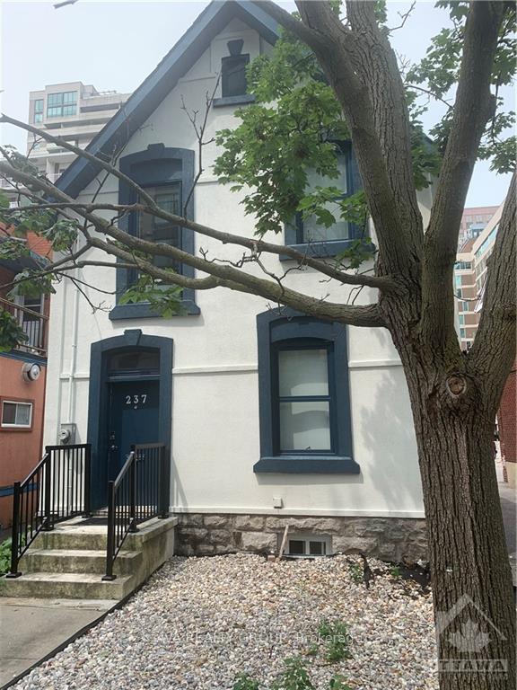 Front of 237 Nepean Street