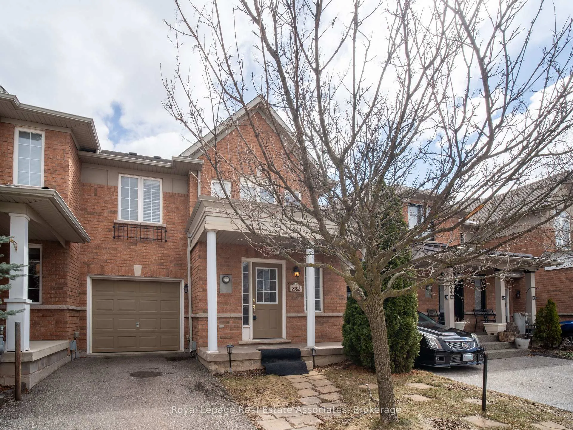 Photo 1 of 2382 Sequoia Way, Oakville, Westmount — HOMEH