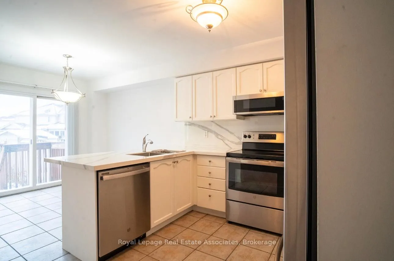 Photo 10 of 2382 Sequoia Way, Oakville, Westmount — HOMEH