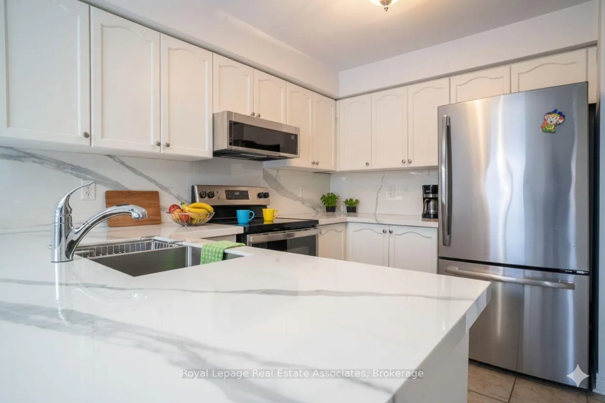 Photo 14 of 2382 Sequoia Way, Oakville, Westmount — HOMEH
