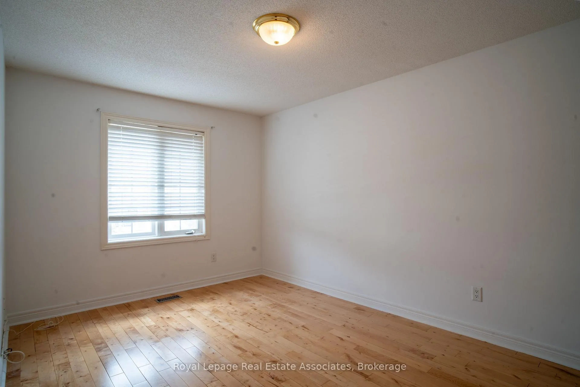 Photo 40 of 2382 Sequoia Way, Oakville, Westmount — HOMEH