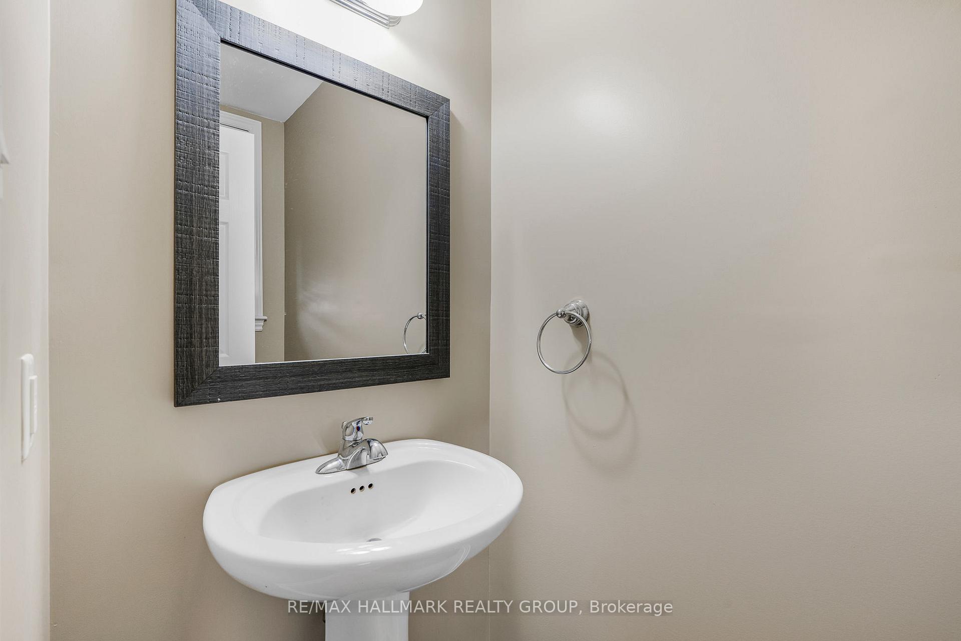 Photo 4 of 334 Grammond Circle, Ottawa, Avalon West — HOMEH