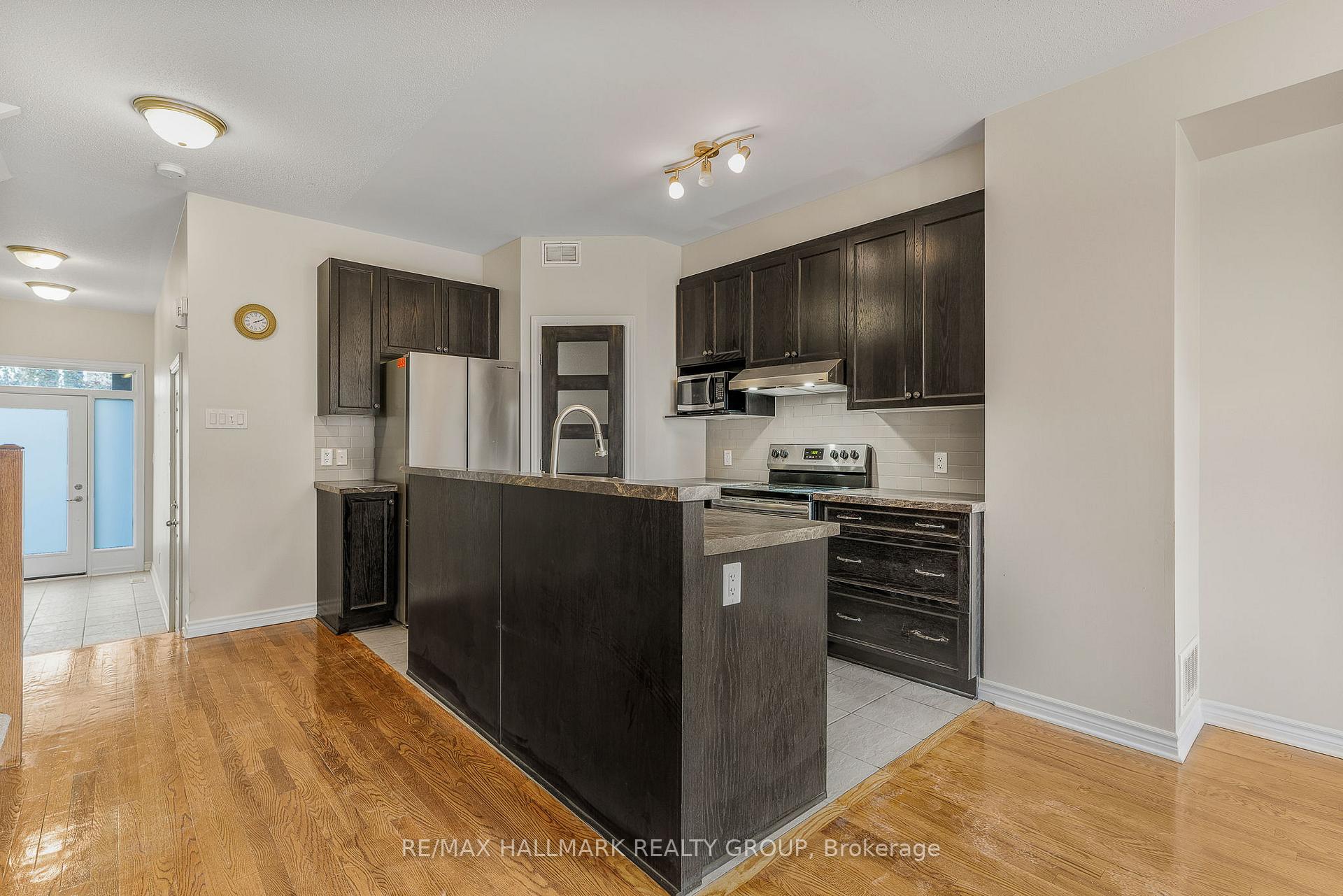 Photo 6 of 334 Grammond Circle, Ottawa, Avalon West — HOMEH