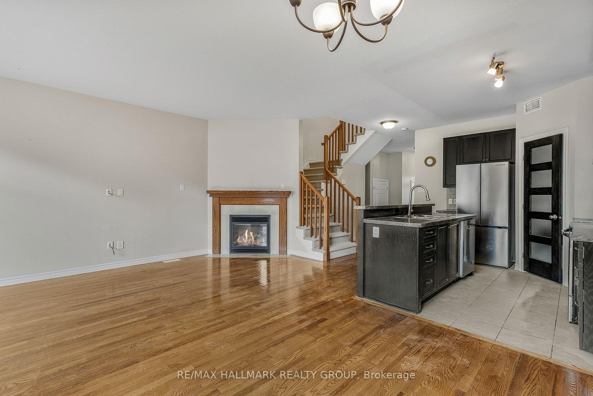 Photo 13 of 334 Grammond Circle, Ottawa, Avalon West — HOMEH