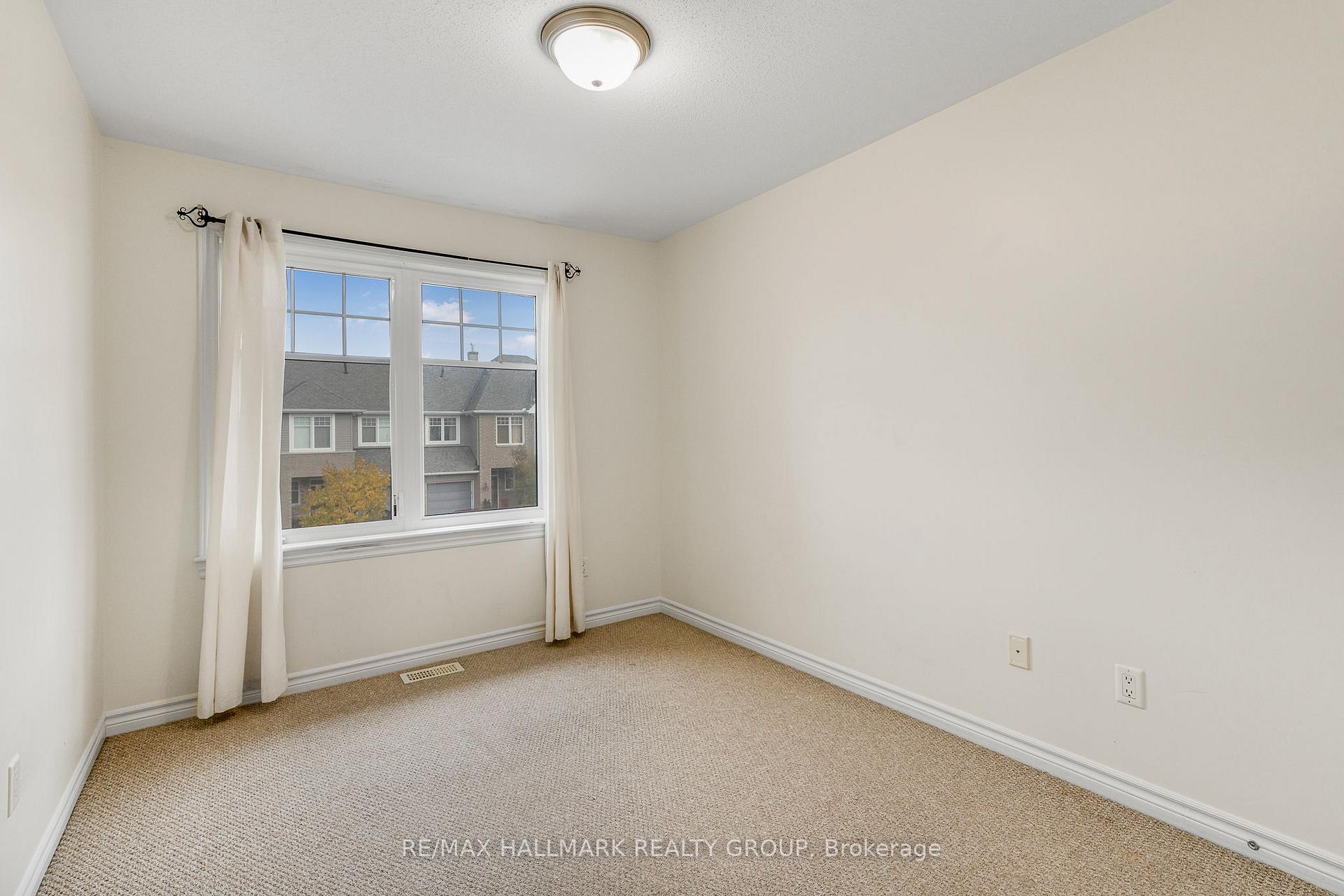 Photo 14 of 334 Grammond Circle, Ottawa, Avalon West — HOMEH