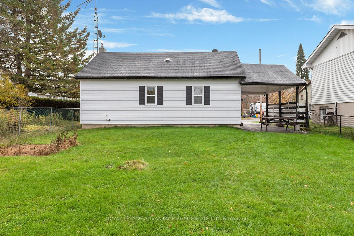 Photo 4 of 25 Brock Street N, Perth — HOMEH