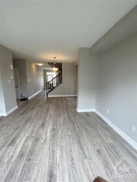 Photo 4 of 618 Decoeur Drive, Ottawa, Avalon West — HOMEH