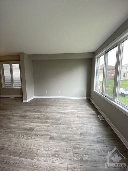 Photo 5 of 618 Decoeur Drive, Ottawa, Avalon West — HOMEH