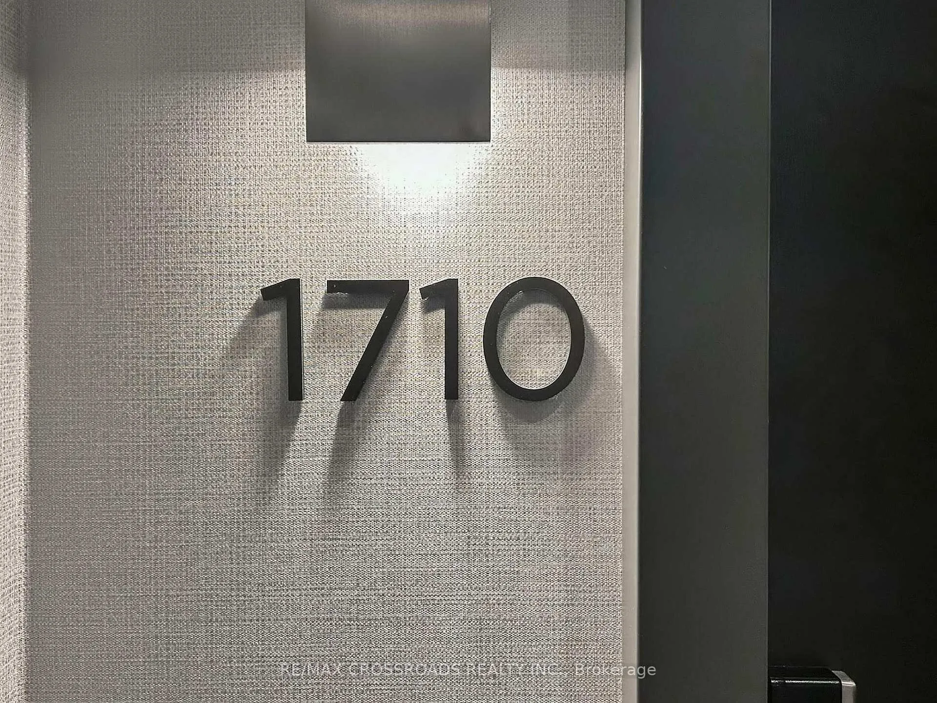 Photo 3 of Unit 1710, 38 Water Walk Drive, Markham, Unionville — HOMEH