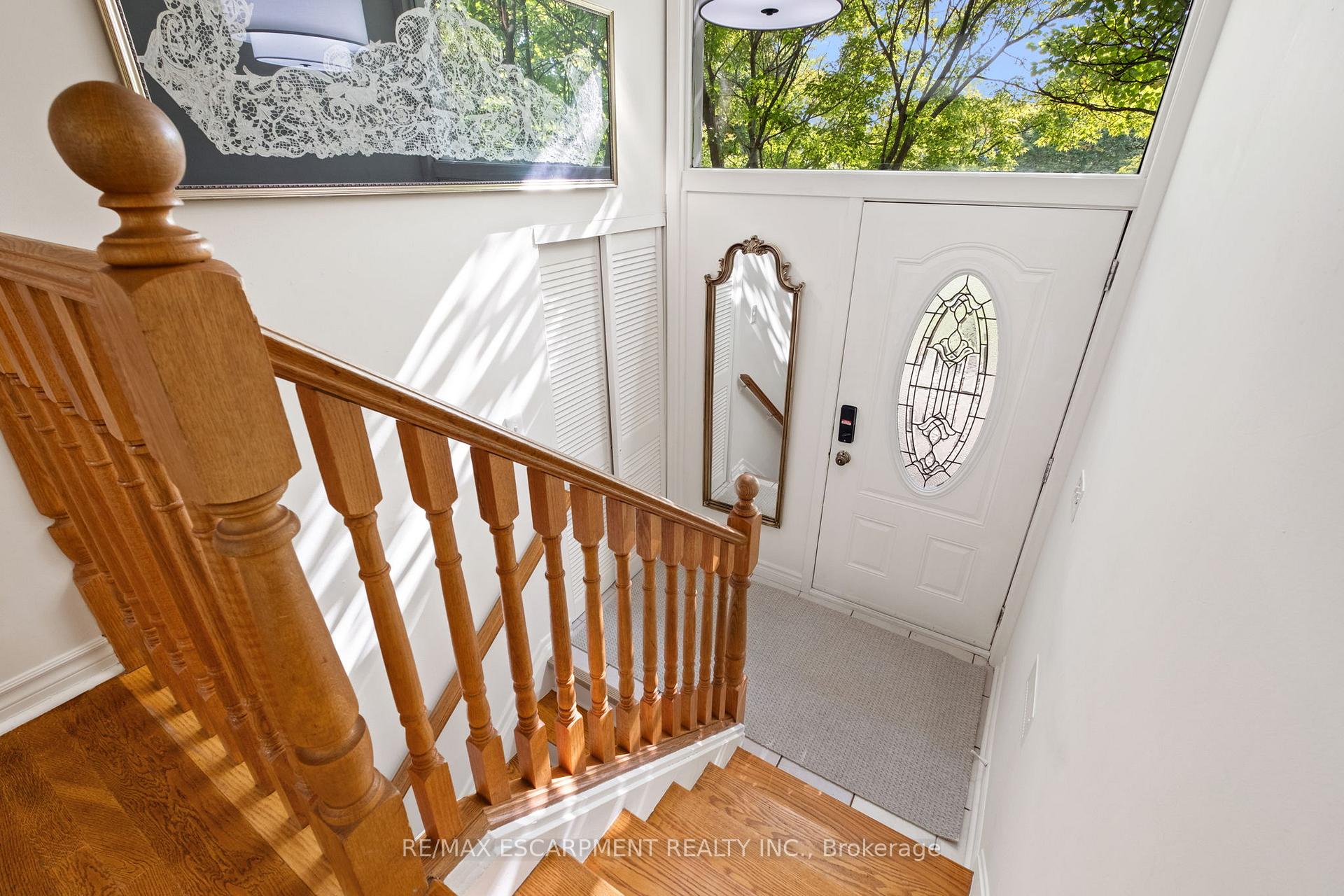Photo 5 of 463 Grand Boulevard, Oakville, Falgarwood — HOMEH