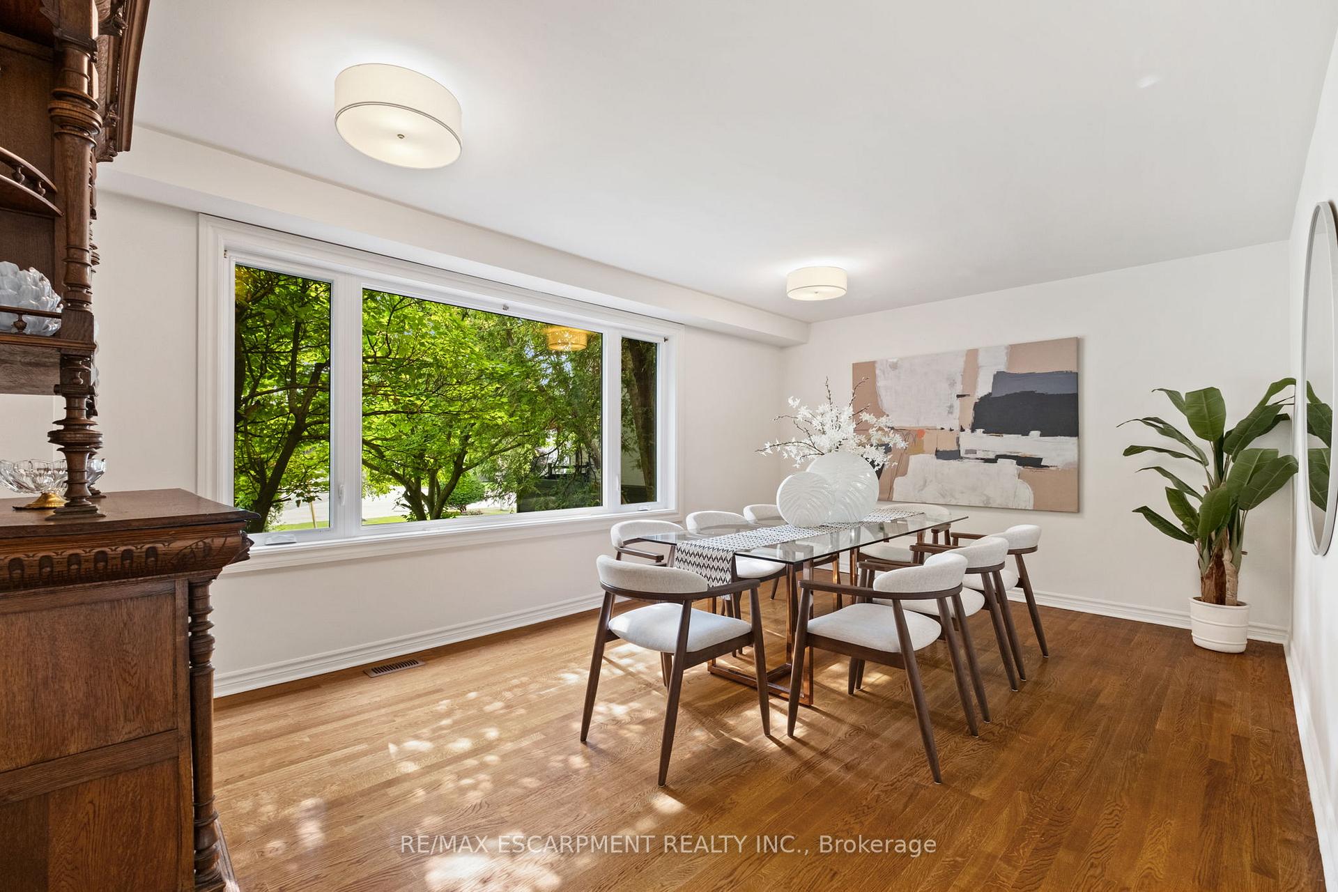 Photo 6 of 463 Grand Boulevard, Oakville, Falgarwood — HOMEH