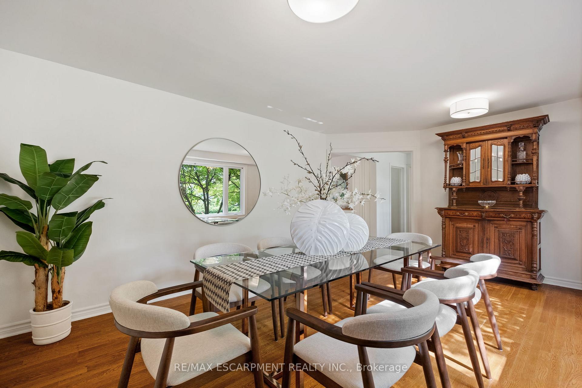 Photo 7 of 463 Grand Boulevard, Oakville, Falgarwood — HOMEH