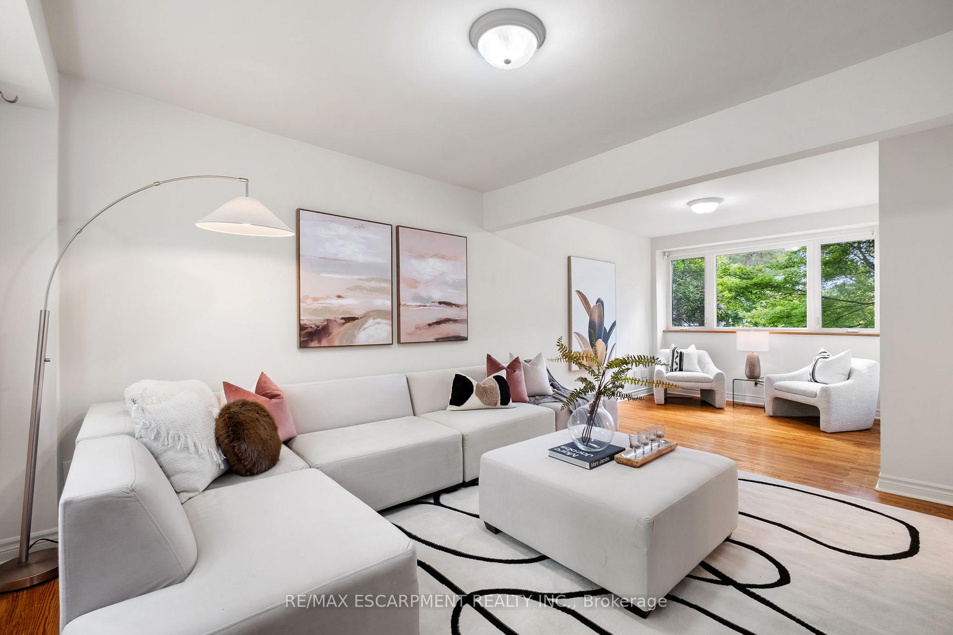 Photo 14 of 463 Grand Boulevard, Oakville, Falgarwood — HOMEH