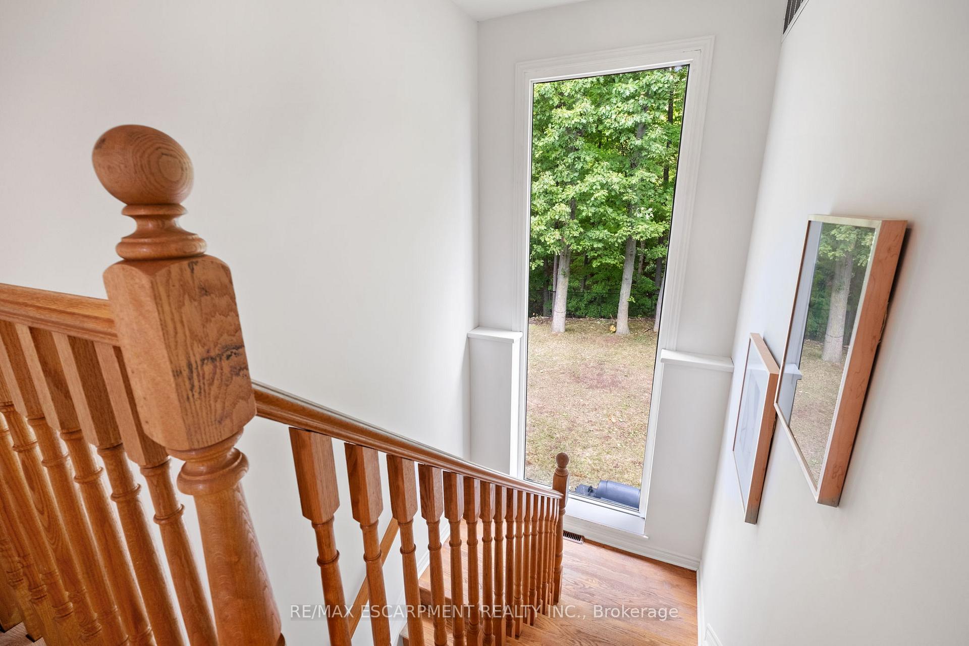Photo 15 of 463 Grand Boulevard, Oakville, Falgarwood — HOMEH