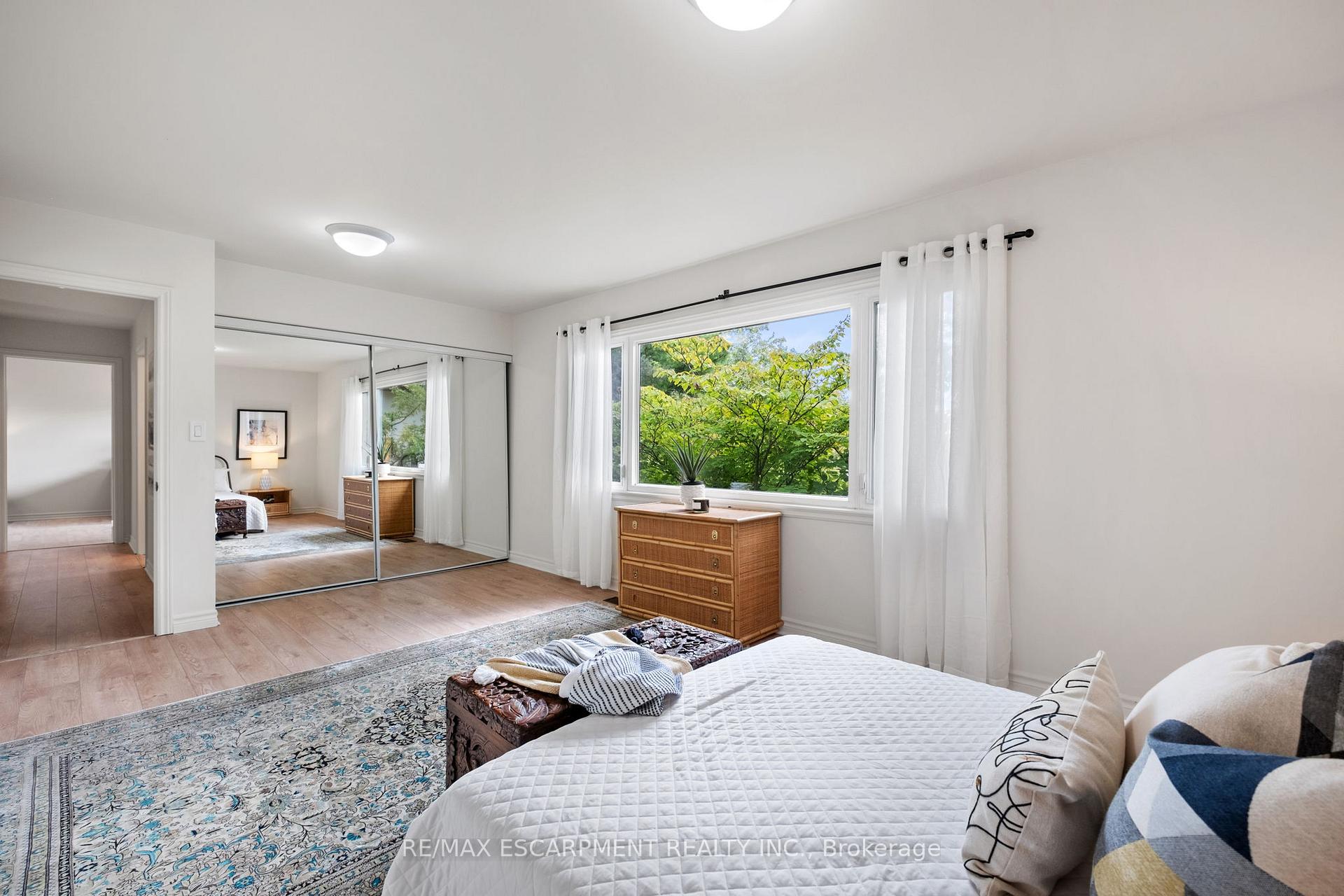 Photo 23 of 463 Grand Boulevard, Oakville, Falgarwood — HOMEH