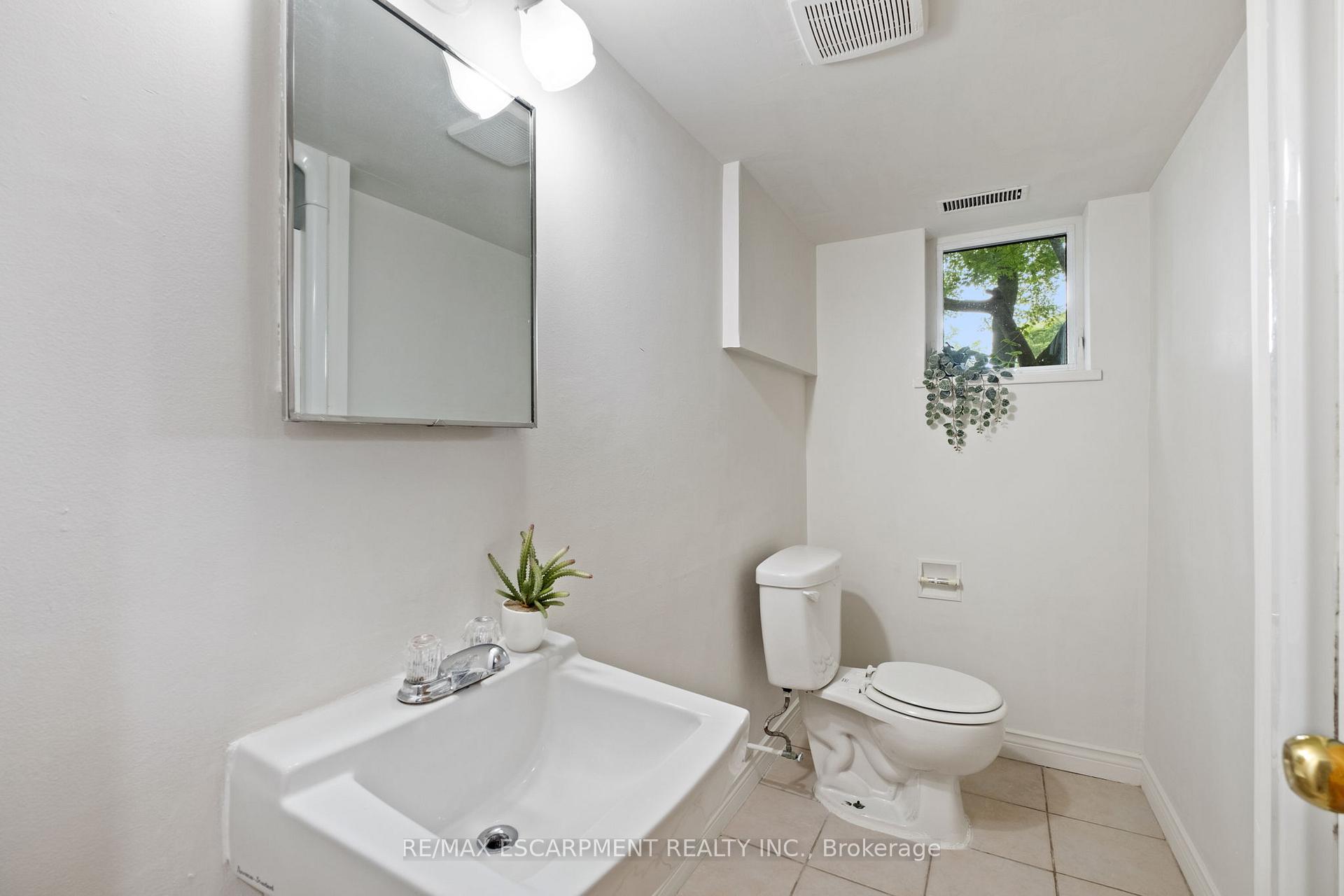 Photo 26 of 463 Grand Boulevard, Oakville, Falgarwood — HOMEH